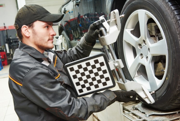 Signs Your Car Needs a Wheel Alignment or Balancing